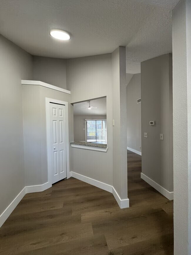 Foto del edificio - 198 White Fawn Dr