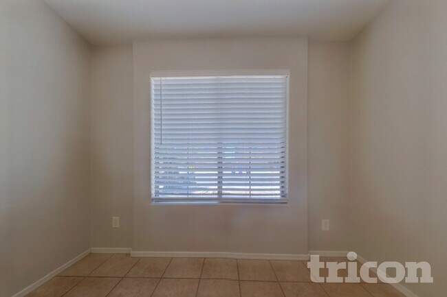 Foto del edificio - 2215 S 83rd Ln