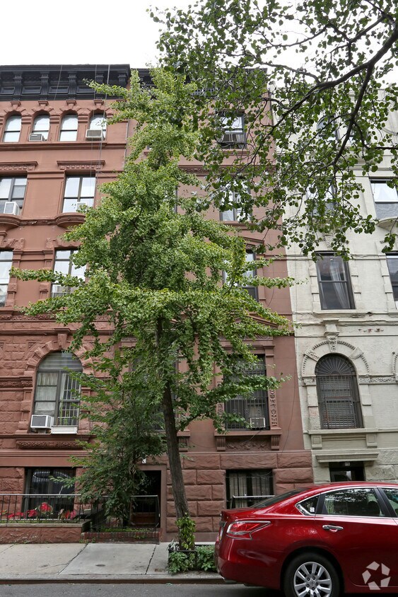 Building Photo - 125 W 81st St
