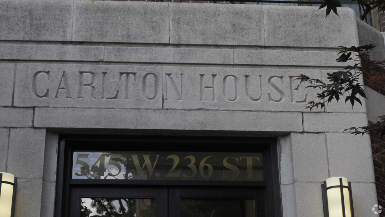 Building Photo - Carlton House