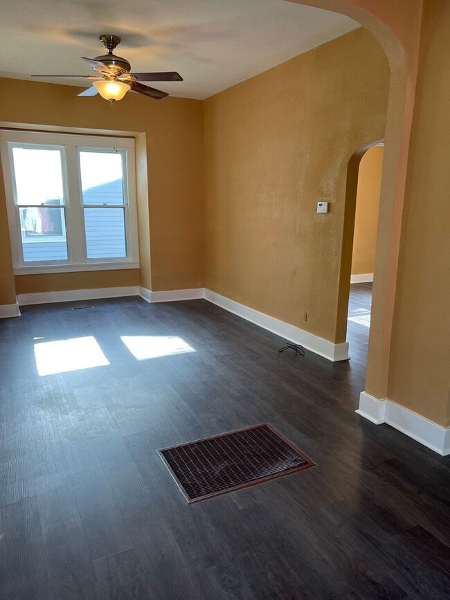 Building Photo - Schedule a Showing Today!!!