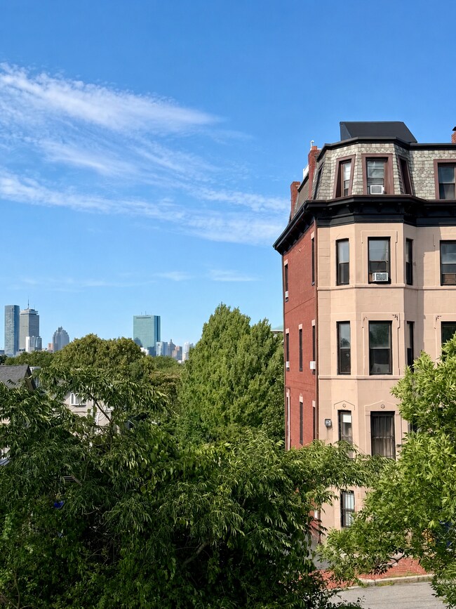 Building Photo - 31 Fort Ave