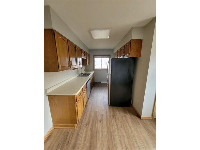 Foto del edificio - 706 Robinwood Ln
