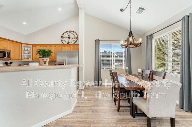 Foto del edificio - 8309 S Independence Cir