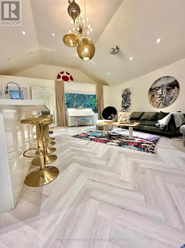 Building Photo - 44 Baycrest Ave