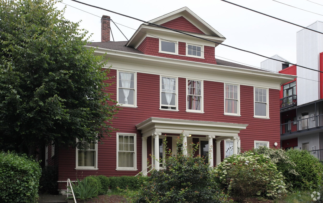 Primary Photo - Belboy Apartments