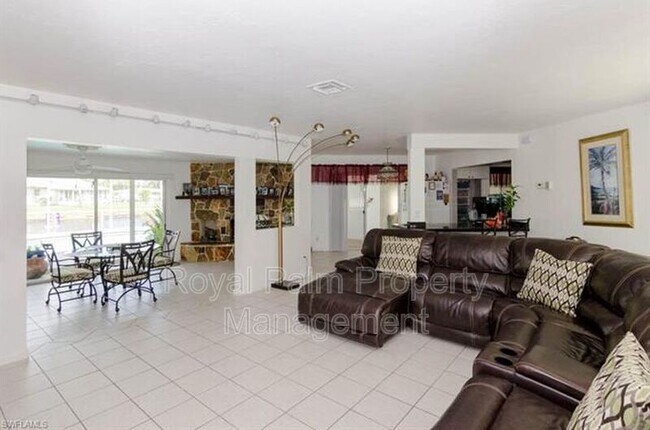 Foto del edificio - 320 E North Shore Dr