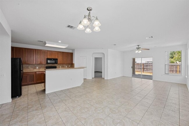 Building Photo - 6212 Roseborough Dr