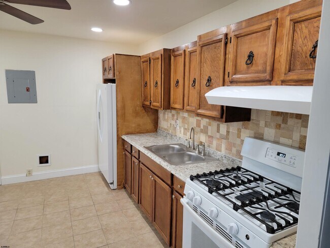 Foto del edificio - 1834 Beach Ave