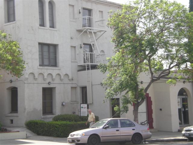 Building Photo - 410 S Glendale Ave