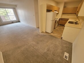 Building Photo - 45 Akins Dr