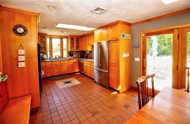 Foto del edificio - 35 Mittendorf Rd