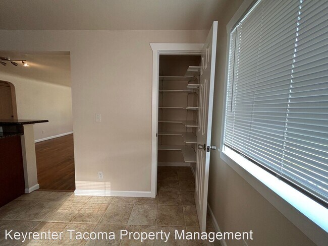 Foto del edificio - 2 br, 1 bath House - 807 112th St S
