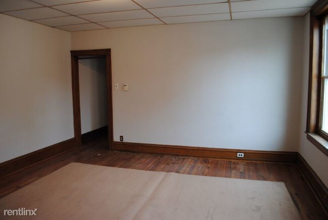 Building Photo - 111 W Wood St