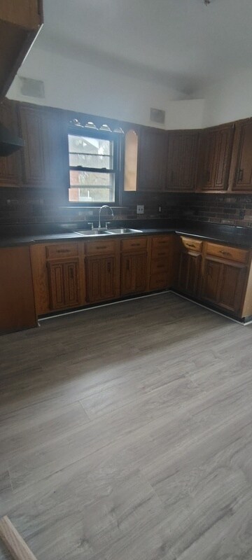 Foto del edificio - 701 Pemberton Pl