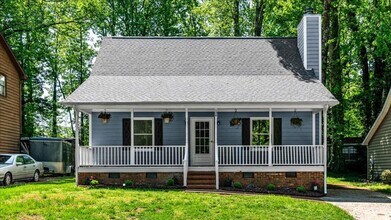 Building Photo - 120 Arcaro Dr