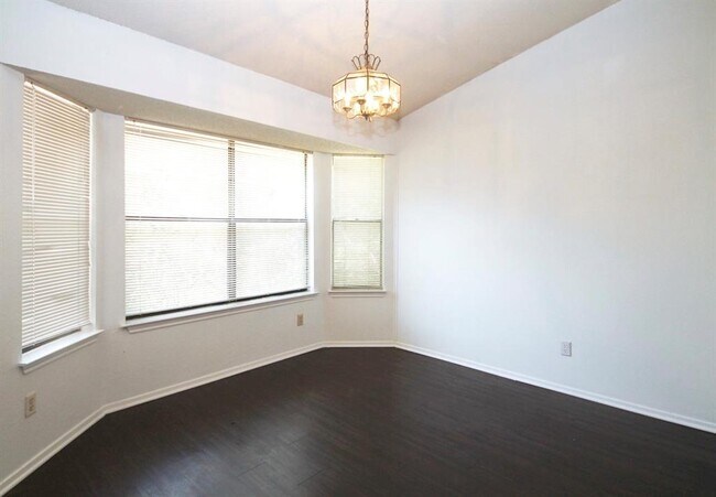 Foto del edificio - 6503 Heron Dr