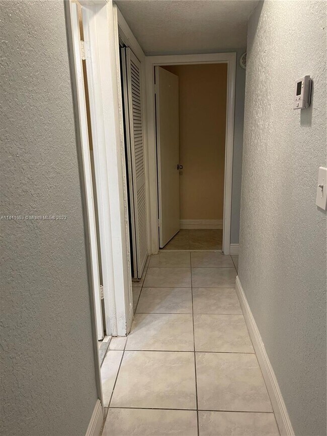 Foto del edificio - 1310 NW 43rd Ave