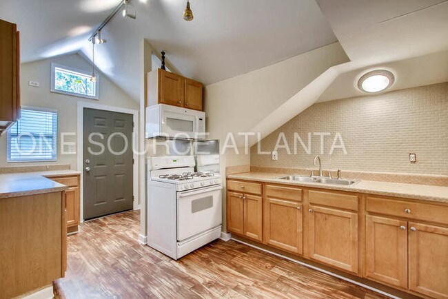 Foto del edificio - 939 Sylvan Pl SW