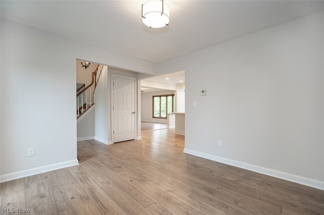 Building Photo - 7528 Lakedge Ct
