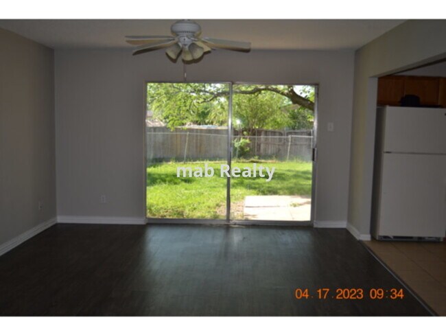 Building Photo - 3-2-1 Single Story home in Carrollton ISD