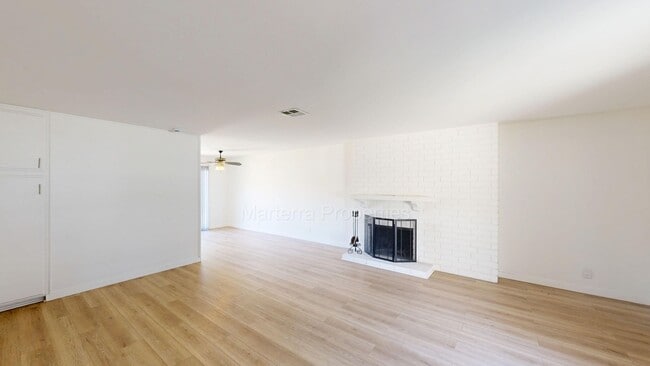 Photo - Ren Cir Apartment