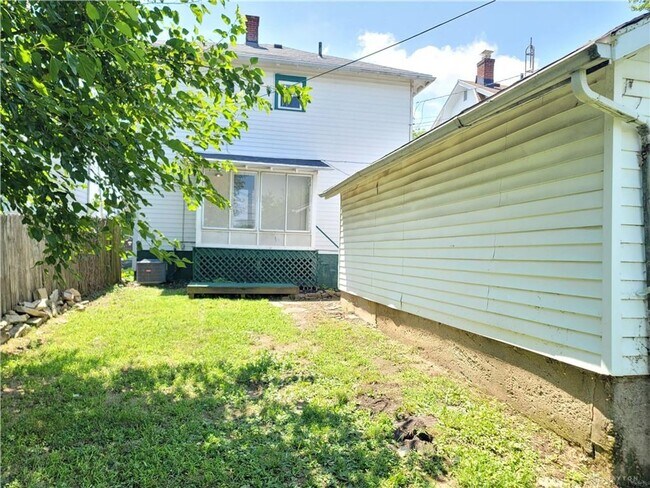 Building Photo - 3 Bedroom, 2 Bath w/Full Finished Basement and Lots of Charm