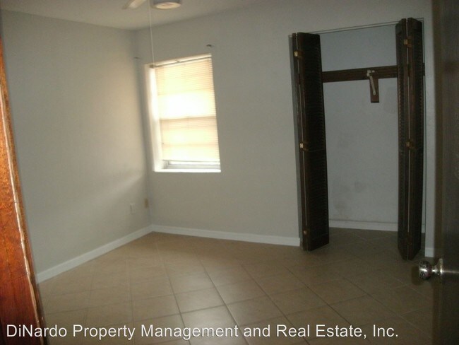 Building Photo - 1109 Flomich St