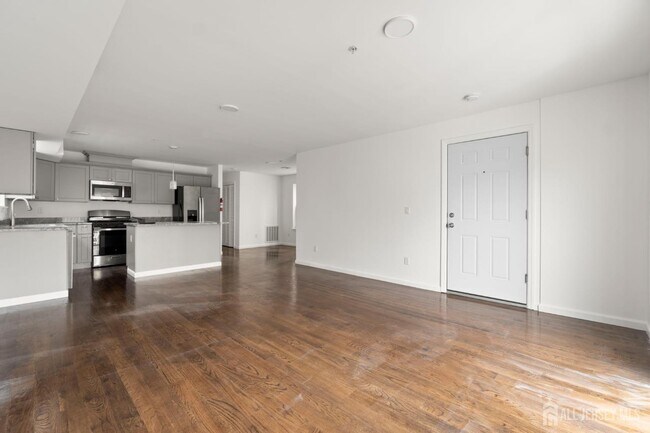 Building Photo - 496 S 18th St