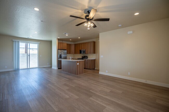 Foto del edificio - Newer Townhome Near Utah Tech