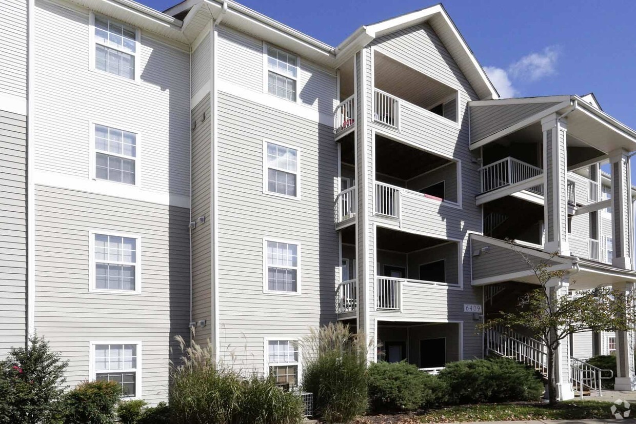 Lee Overlook Apartments - Tax Credit Apartments - Centreville, VA