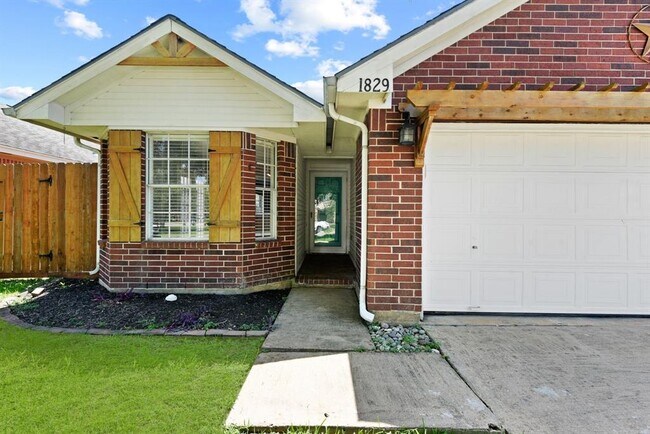 Foto del edificio - 1829 Birch St