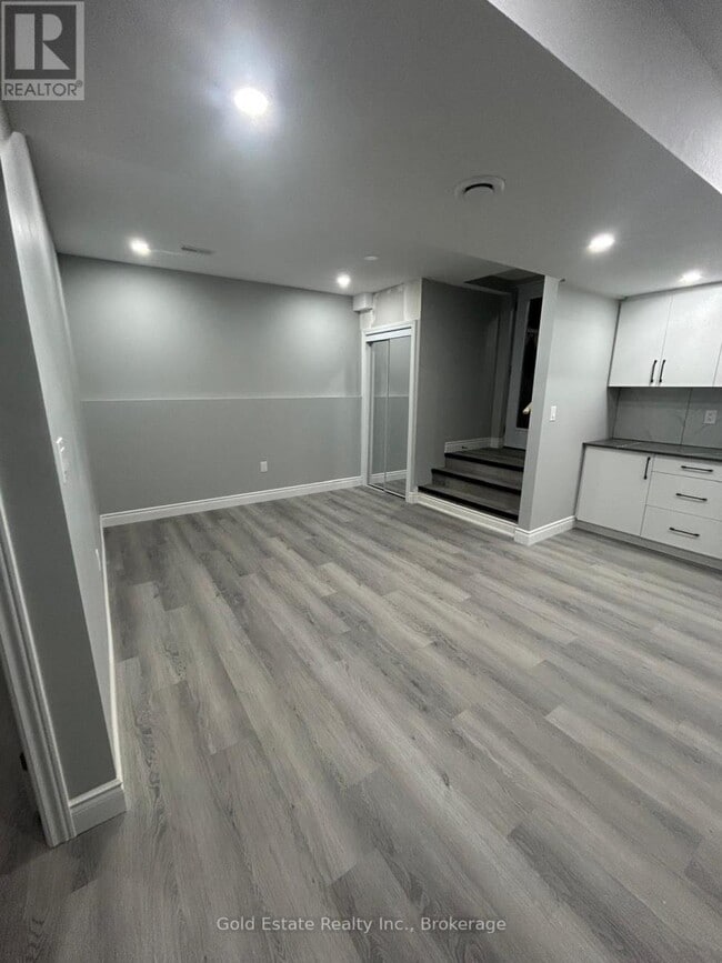 Building Photo - 228 Three Wood Dr