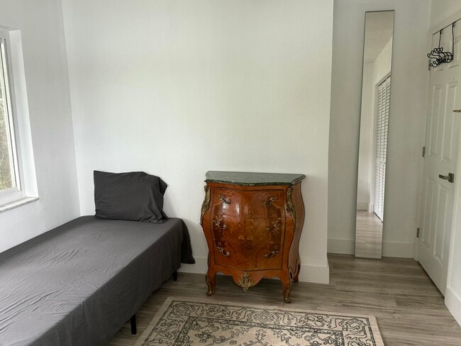 Foto del edificio - 6801 NW 32nd Ave