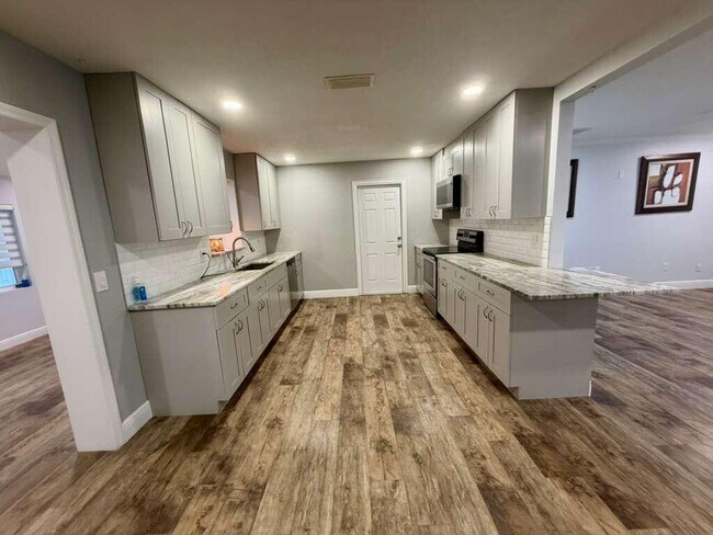 Foto del edificio - 4433 Foss Rd