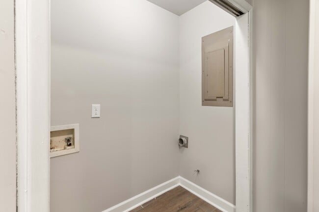 Laundry Space - 3312 Blanchard Rd