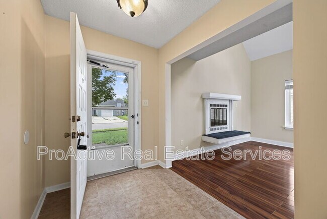 Foto del edificio - 5025 Halwell Dr