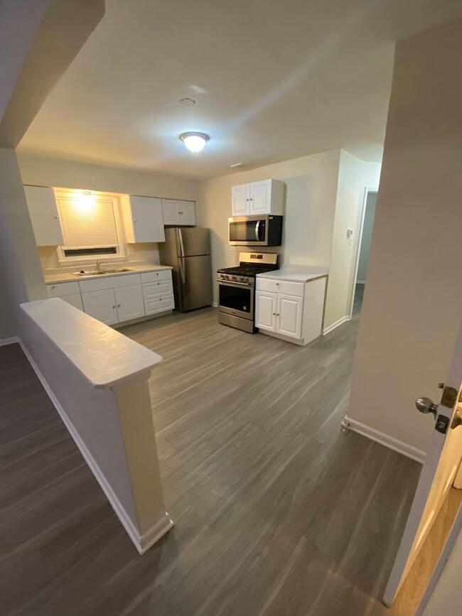 Foto del edificio - 6527 W Keefe Ave Pkwy. (3 Unit)