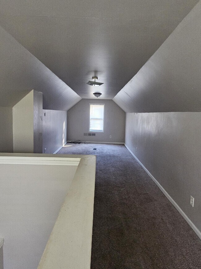 Foto del edificio - 16888 Lenore Ave