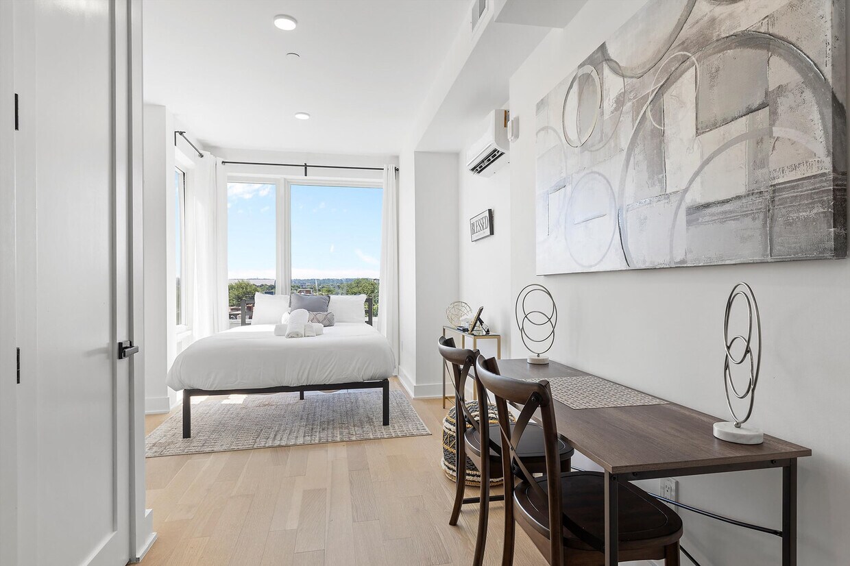 Foto principal - 1726 H St NE