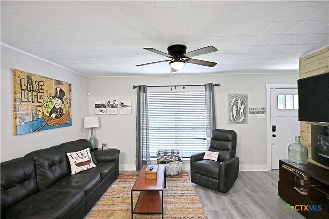 Foto del edificio - 553 Scenic Dr