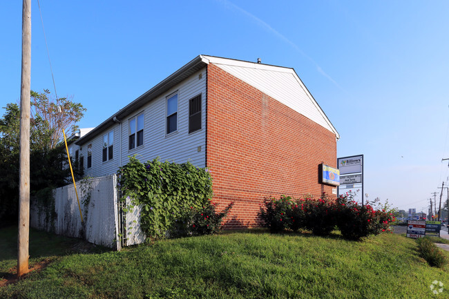 Building Photo - 8712 Frankford Ave