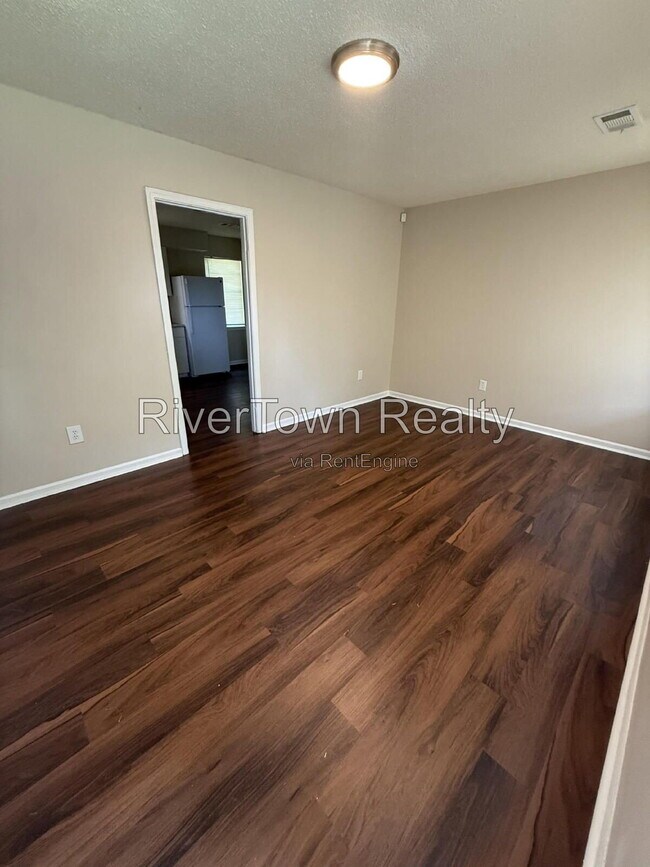 Building Photo - 3236 Sweet Springs Dr