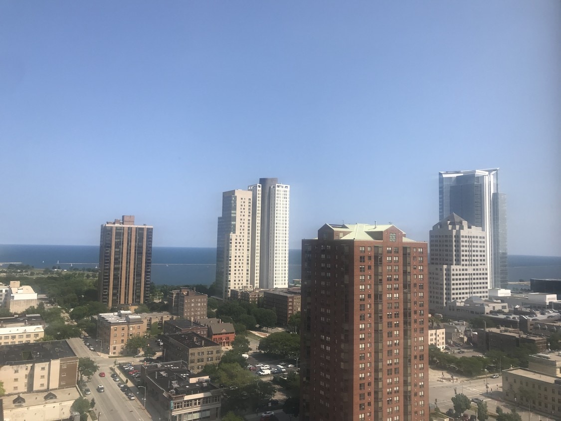 1009 N Jackson St Unit Apartment, Milwaukee, WI 53202 Room for Rent in Milwaukee, WI