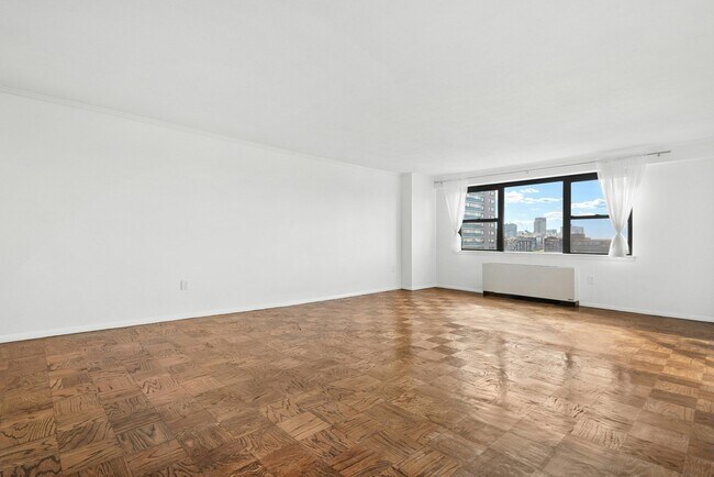Foto del edificio - 8 Whittier Pl