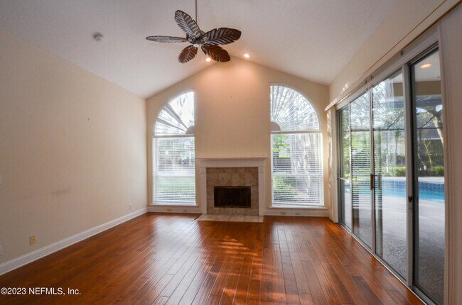 Foto del edificio - 11712 Blackstone River Dr