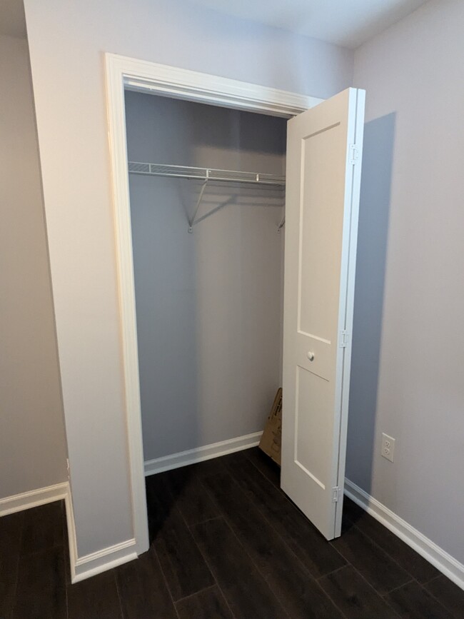 Full Closet - 4803 Howard Dr