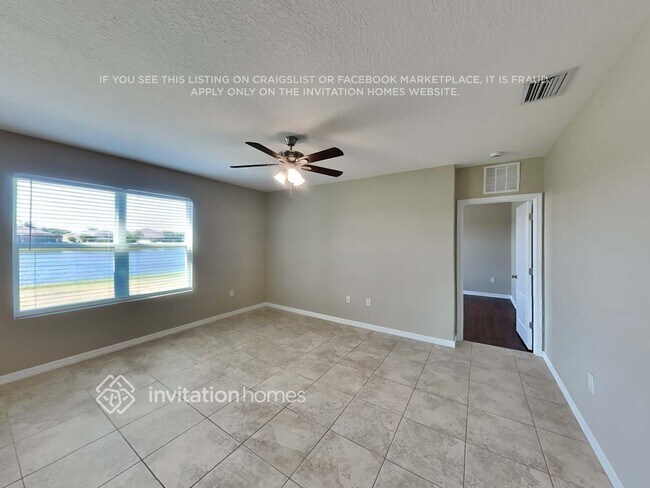 Foto del edificio - 15749 High Bell Pl