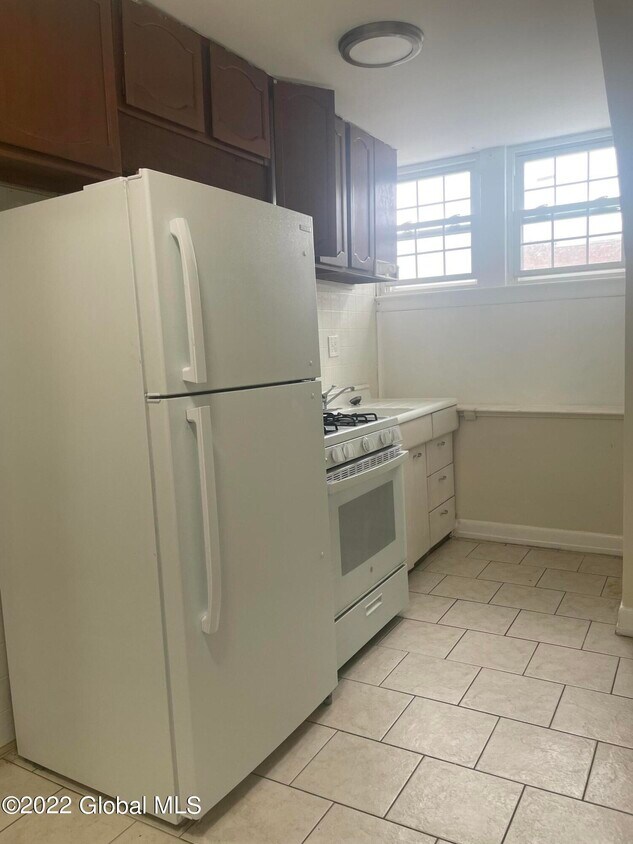 402 Clinton Ave Unit 3, Albany, NY 12206 Apartment for Rent in Albany