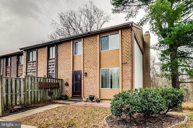 Foto del edificio - 6510 Overheart Ln